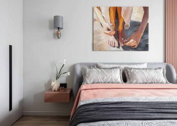 Hatvanas éveiben járó hölgy újította fel otthonát: lágy pasztell színek, modern kényelem