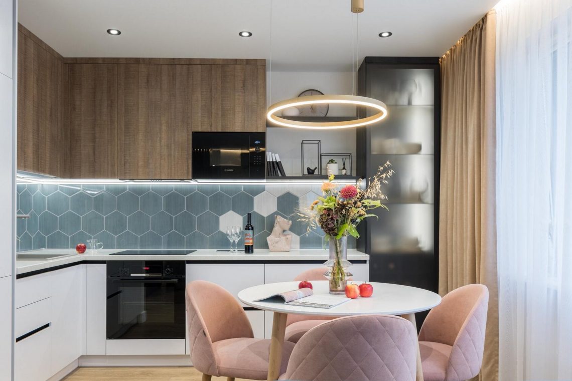 Otthonos modernitás: fiatal tanárnő 40 m²-es lakásának újragondolt enteriőrje