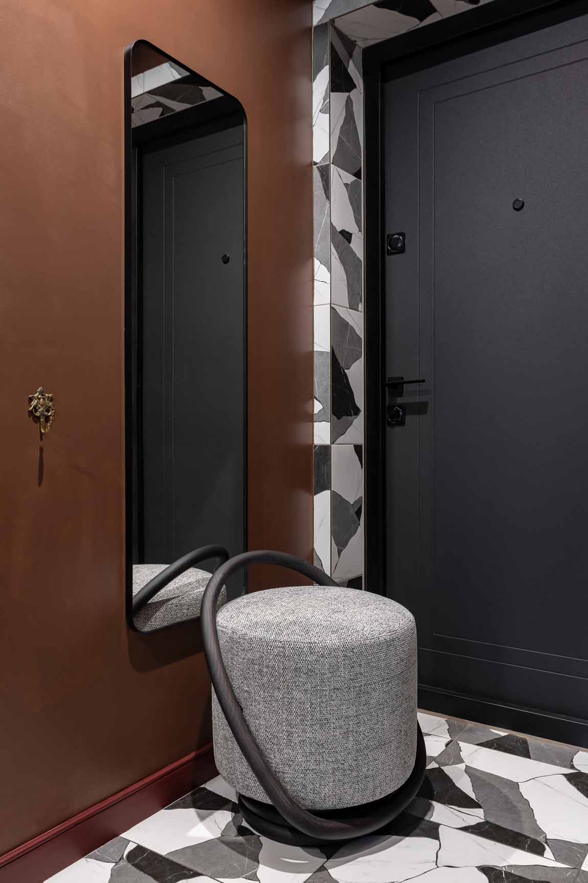 Agyagos, meleg színek és szokatlan részletek 35m2-en Agyagos, meleg színek és szokatlan részletek 35m2-en