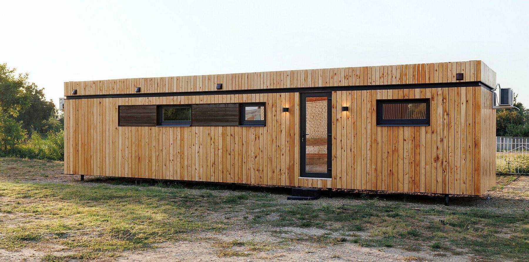 Stílusos mini házat rendezett be a férfi egyetlen tengeri konténerből, 27 m² Stílusos mini házat rendezett be a férfi egyetlen tengeri konténerből, 27 m²