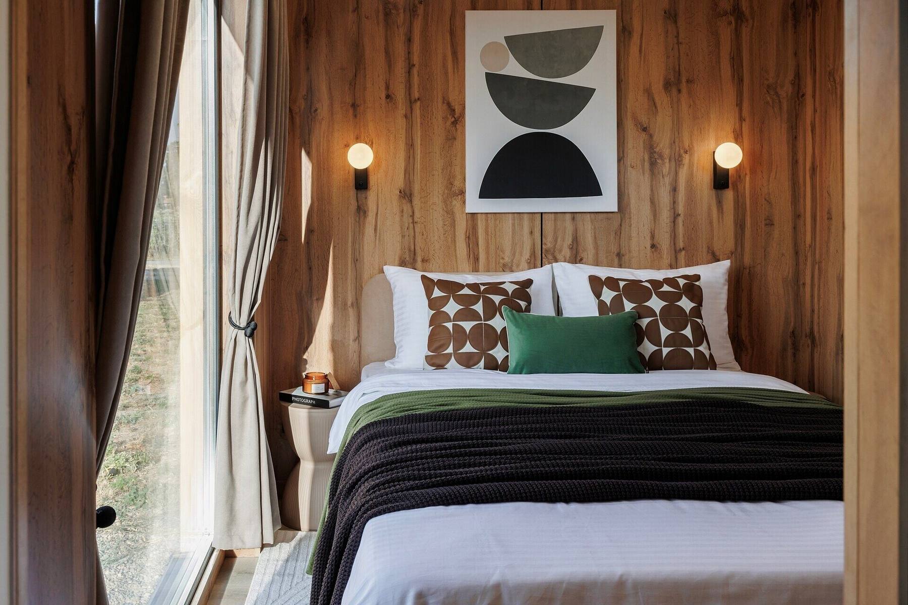 Stílusos mini házat rendezett be a férfi egyetlen tengeri konténerből, 27 m² Stílusos mini házat rendezett be a férfi egyetlen tengeri konténerből, 27 m²