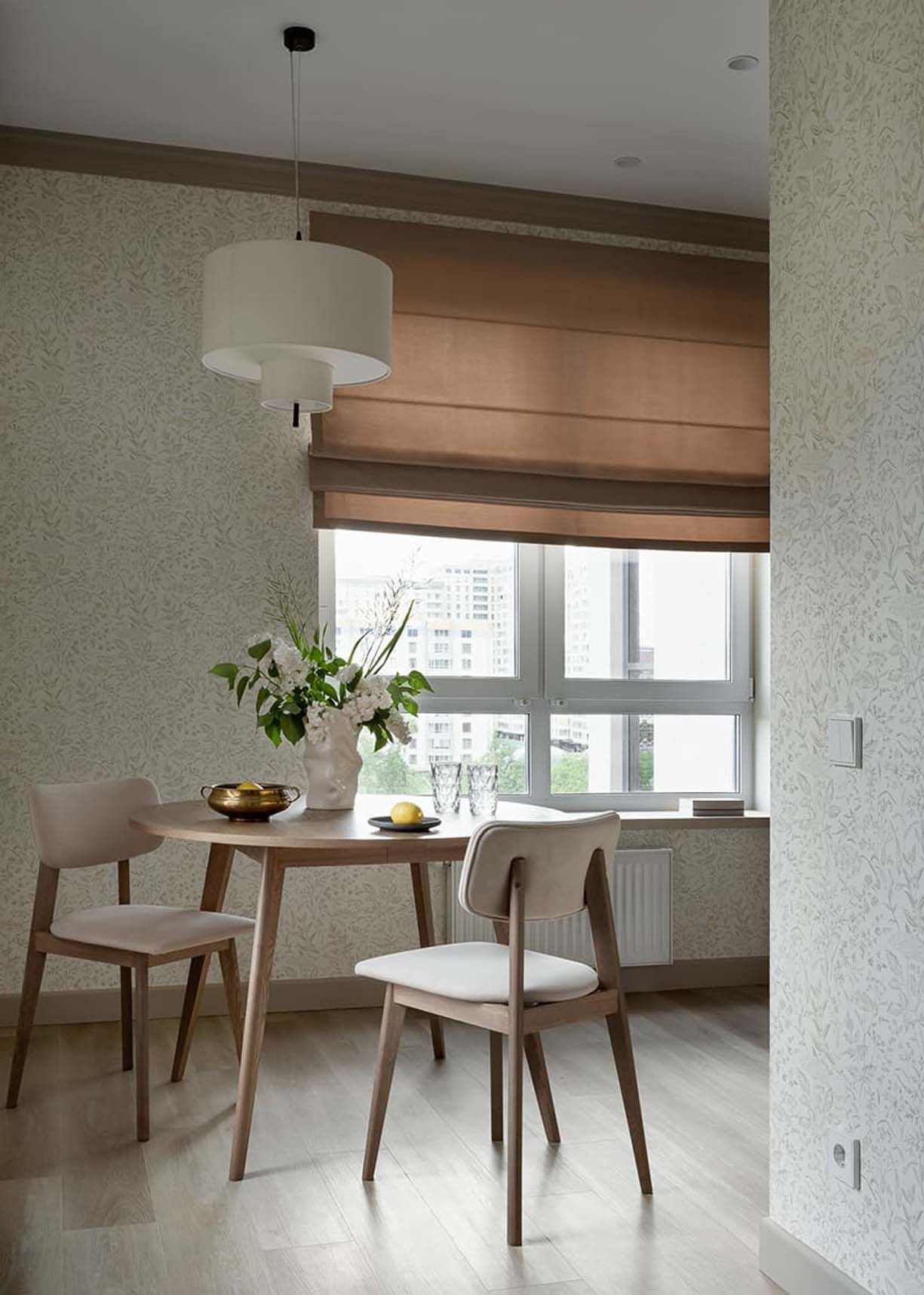 Elegáns, harmonikus, otthonos: fiatal hölgy lakása sok szép és elleshető részlettel Elegáns, harmonikus, otthonos: fiatal hölgy lakása sok szép és elleshető részlettel