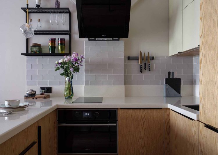 Előnytelen hosszú, keskeny tér 32 m2-es lakásban: így rendezték be a hölgy otthonát