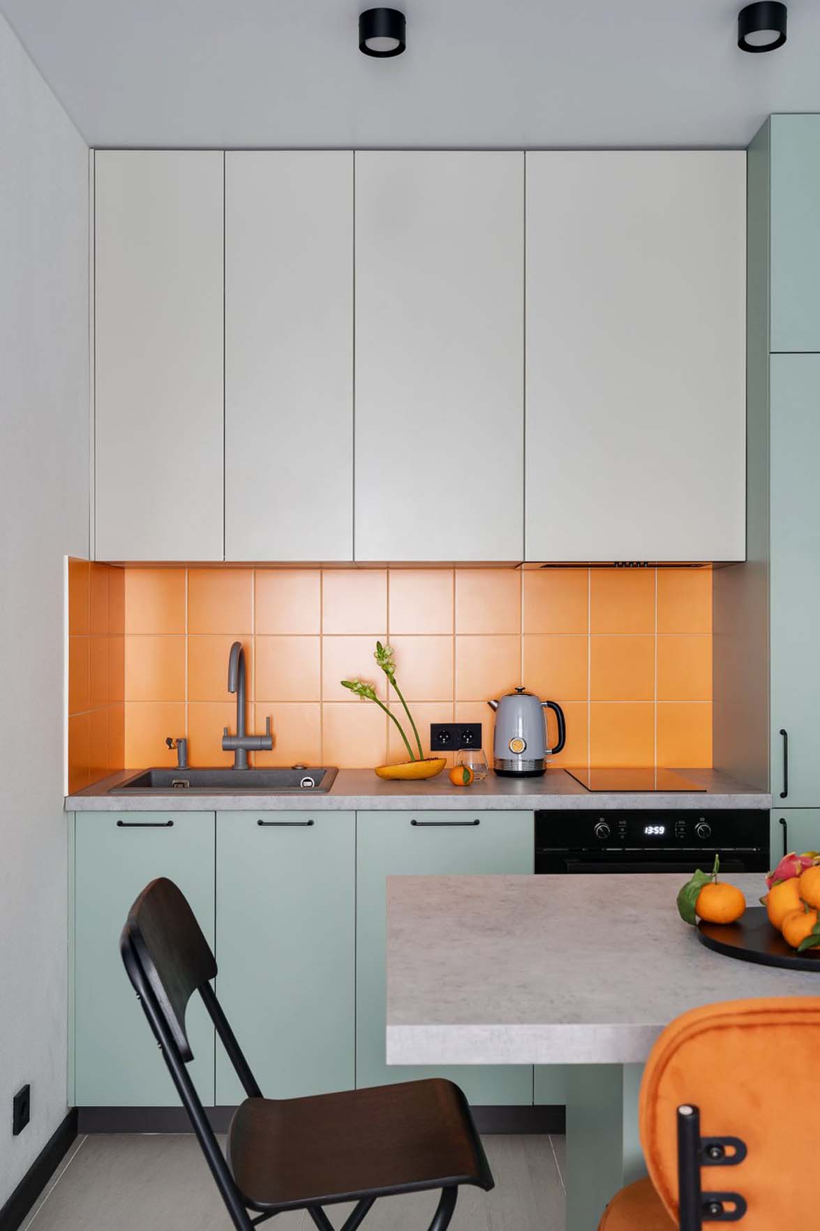 Férfi új lakása, amelyből a színek sem hiányoznak: személyre szabott 40m2-es lakótér