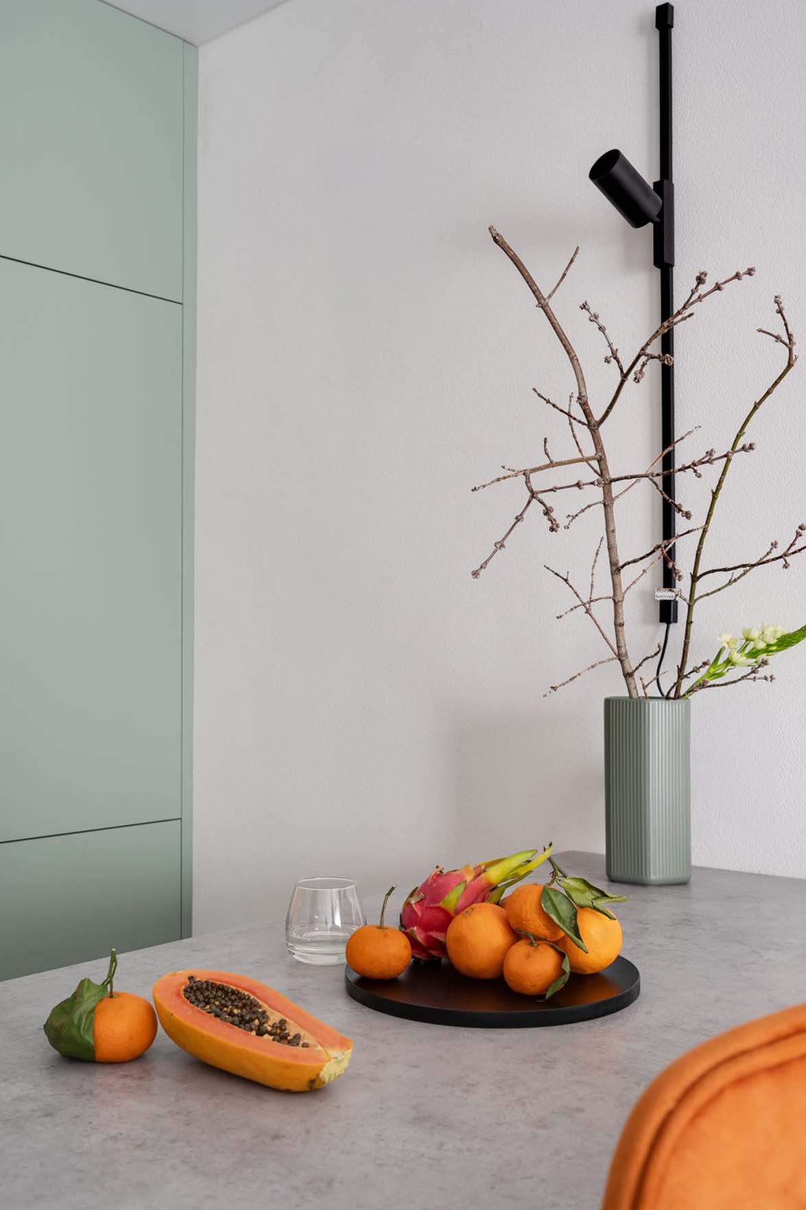 Férfi új lakása, amelyből a színek sem hiányoznak: személyre szabott 40m2-es lakótér