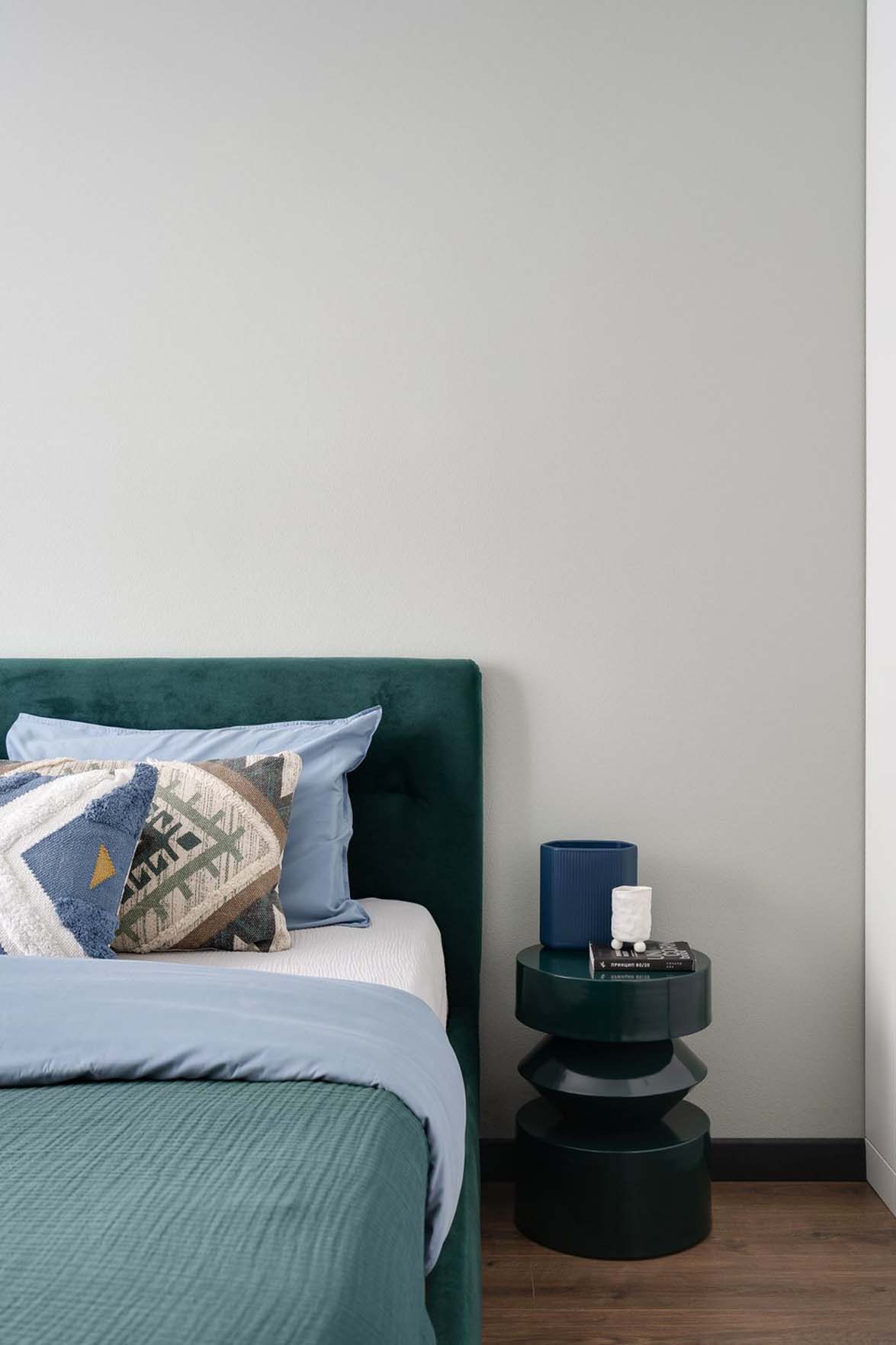 Férfi új lakása, amelyből a színek sem hiányoznak: személyre szabott 40m2-es lakótér