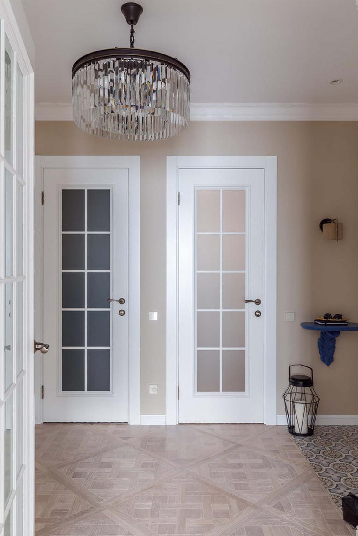 Idős édesanyja lakását rendezte be a férfi: keleti motívumok, életteli enteriőr 66m2-en