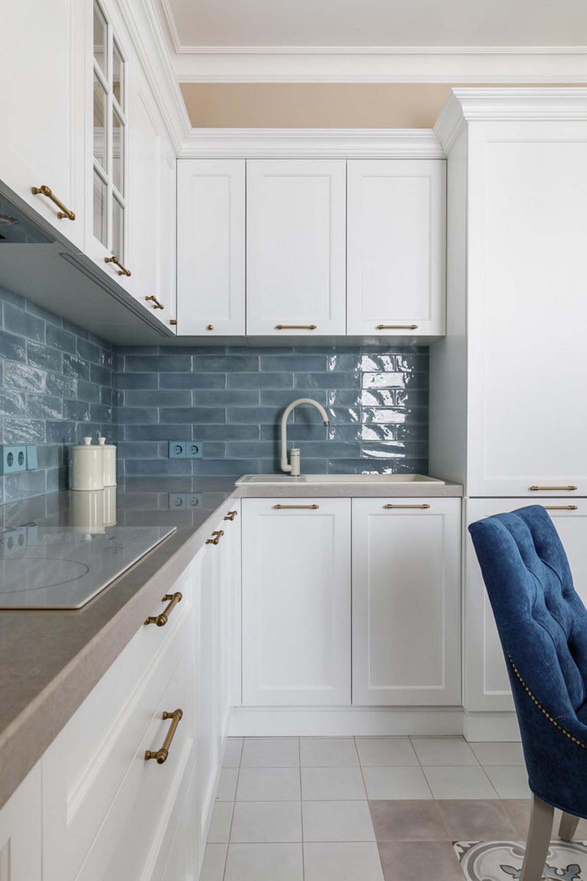 Idős édesanyja lakását rendezte be a férfi: keleti motívumok, életteli enteriőr 66m2-en