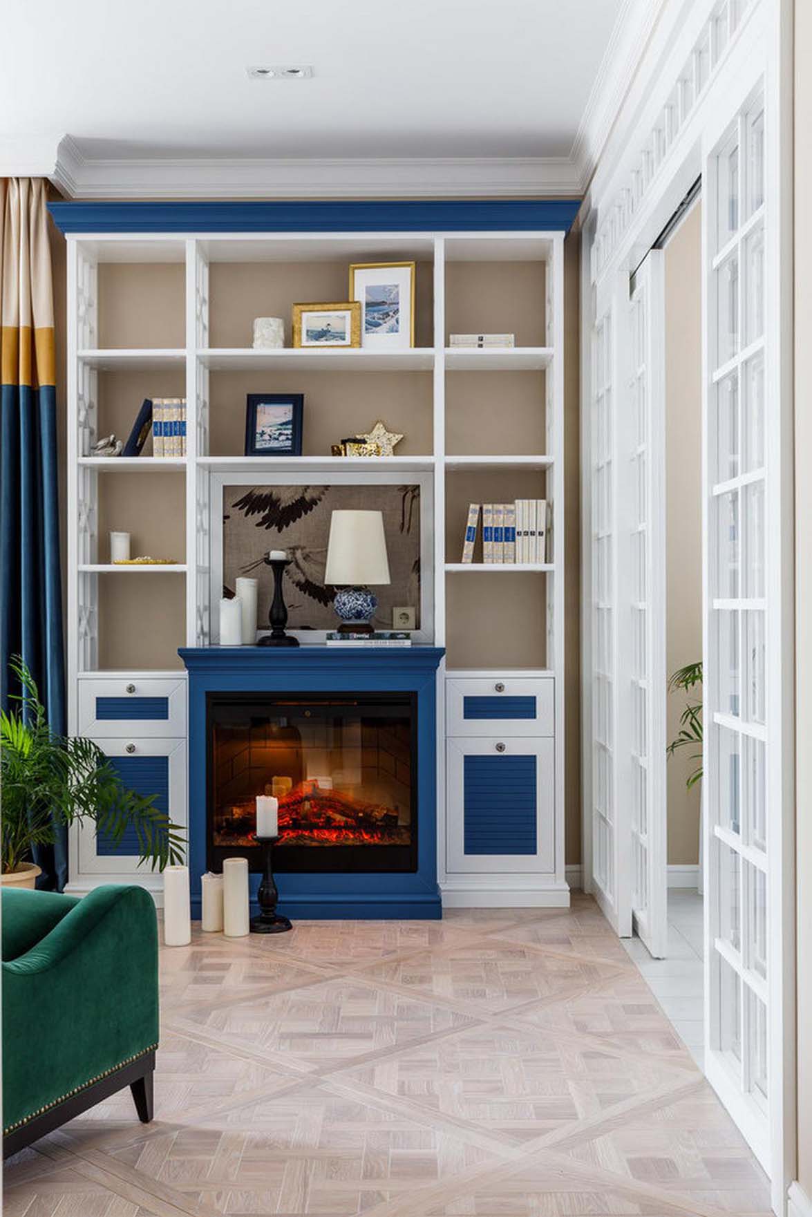 Idős édesanyja lakását rendezte be a férfi: keleti motívumok, életteli enteriőr 66m2-en