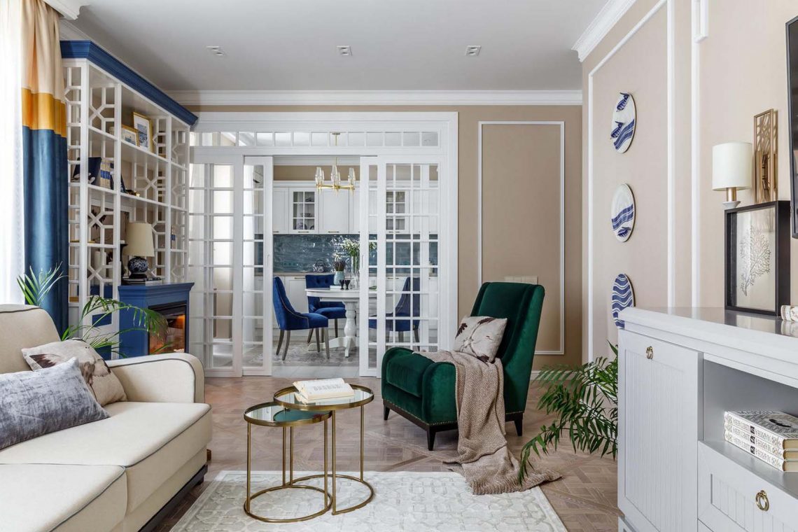 Idős édesanyja lakását rendezte be a férfi: keleti motívumok, életteli enteriőr 66m2-en