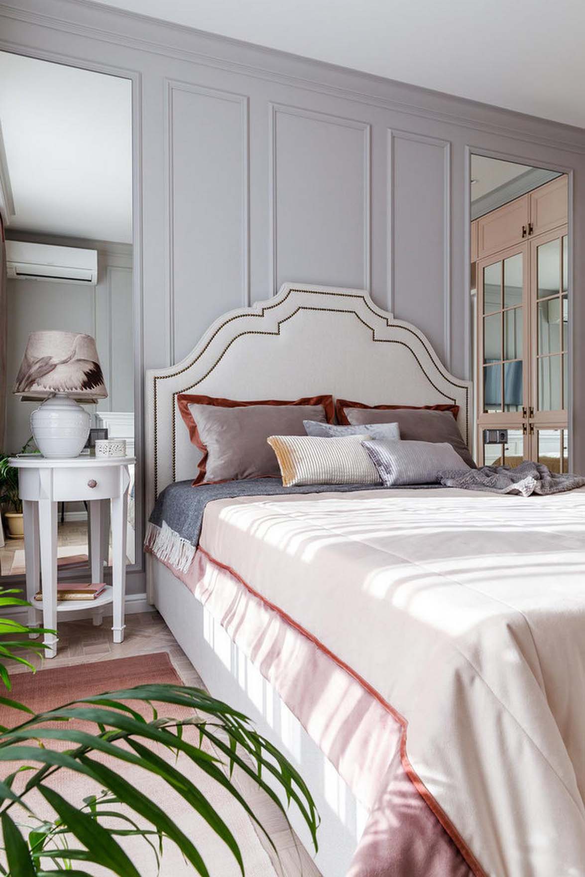 Idős édesanyja lakását rendezte be a férfi: keleti motívumok, életteli enteriőr 66m2-en