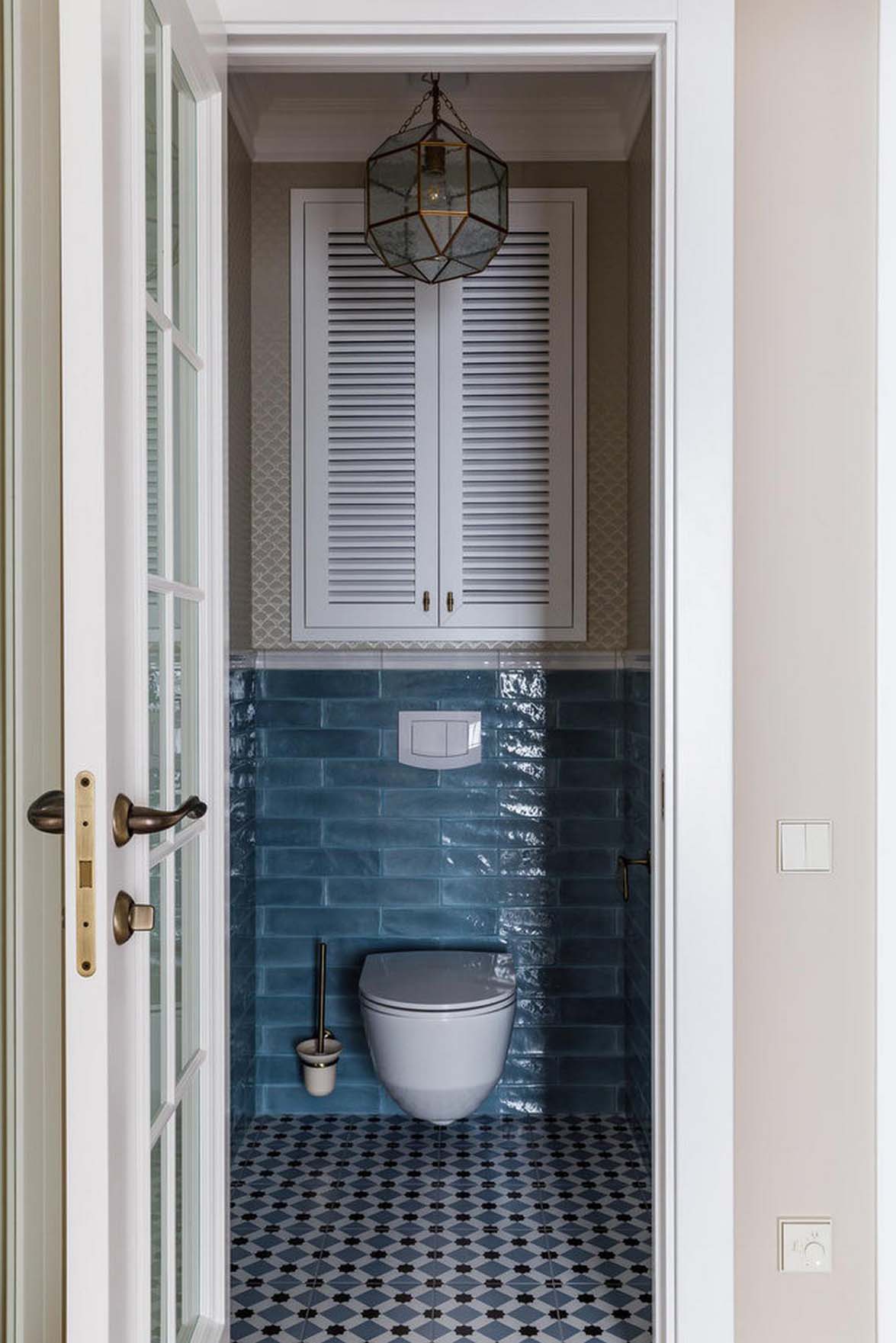 Idős édesanyja lakását rendezte be a férfi: keleti motívumok, életteli enteriőr 66m2-en