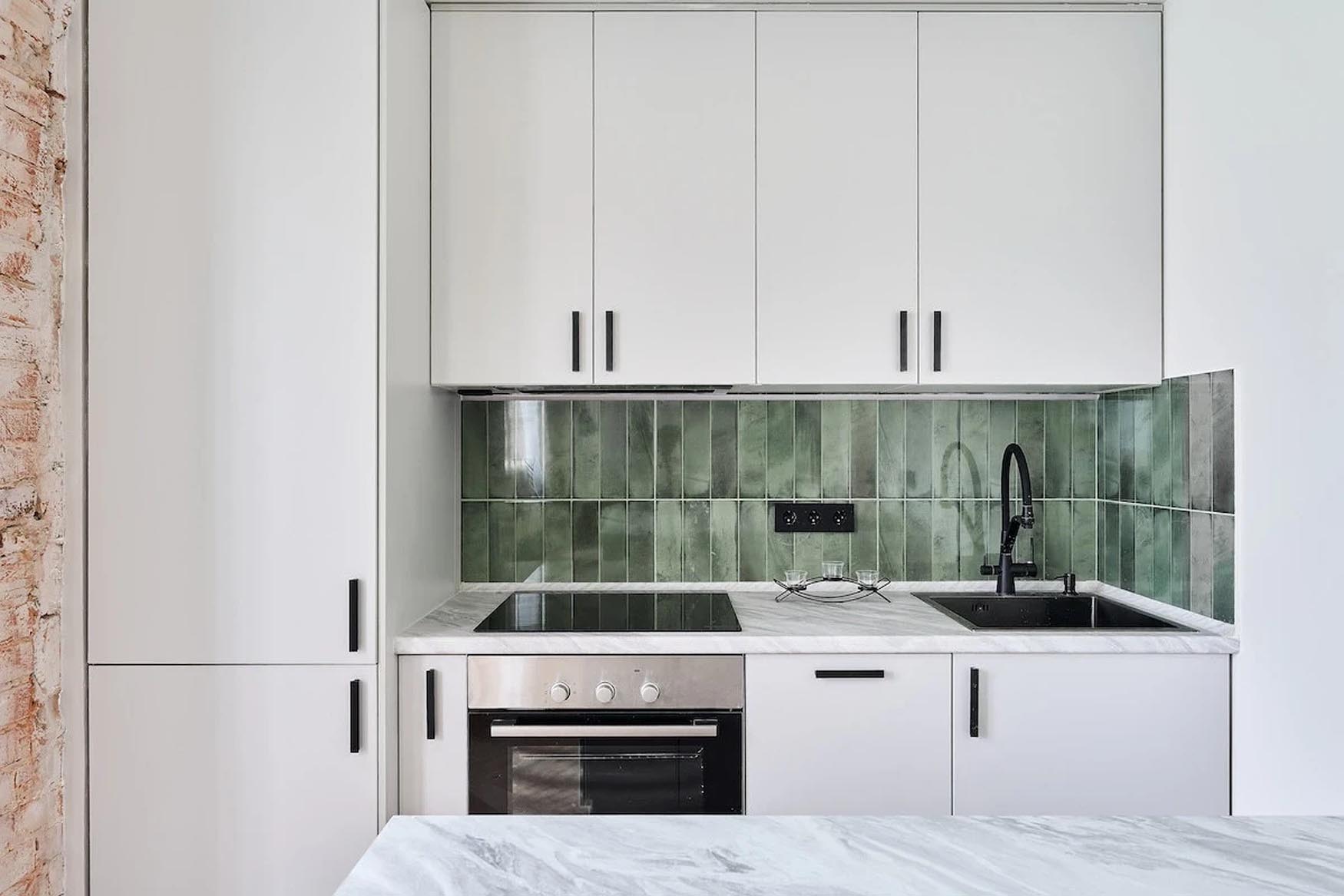 Így lett egy 1930-as évekbeli, lerobbant, 65 nm-es lakásból modern otthon