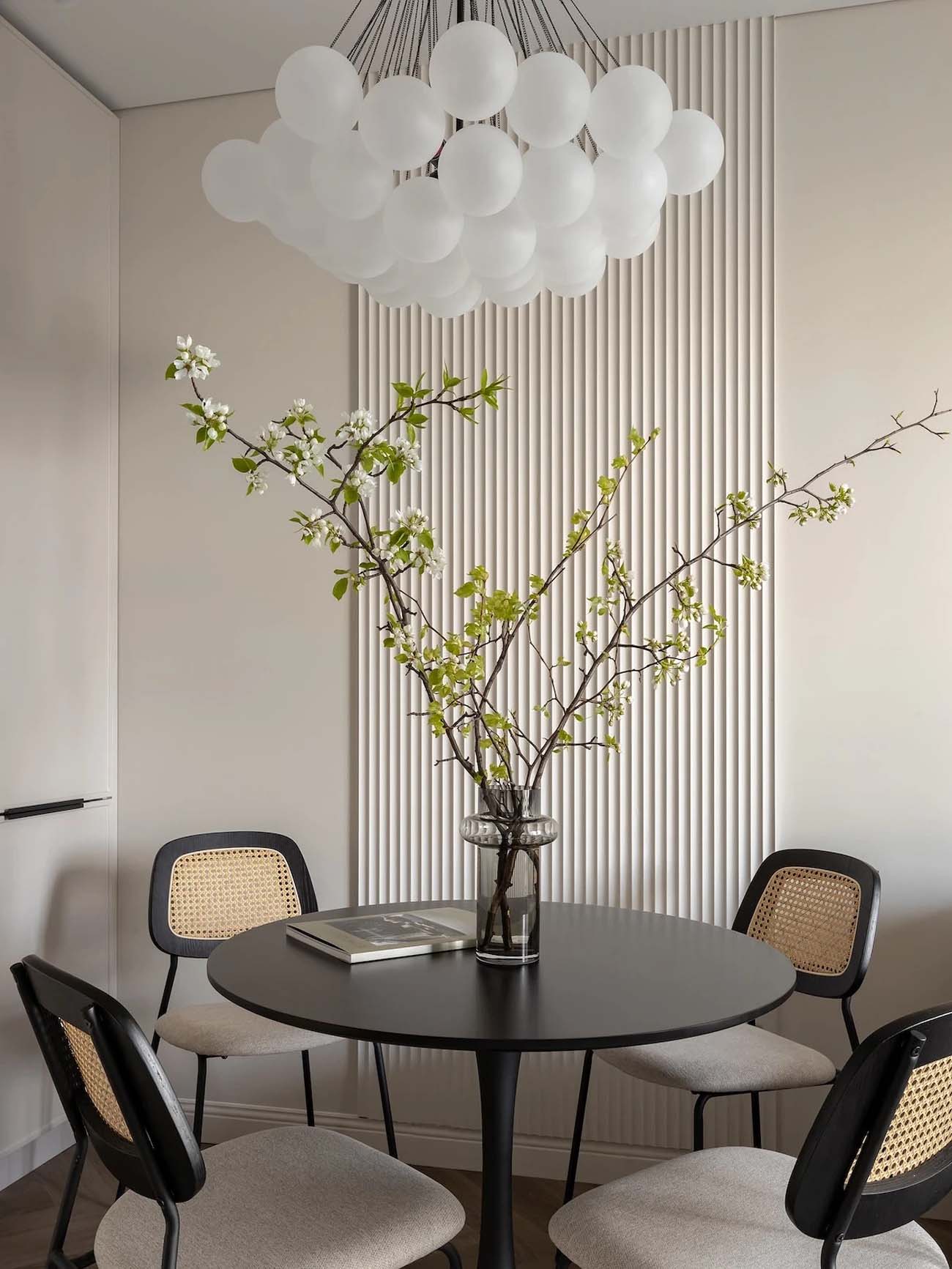 Kevés pénzből kellett egyedi karaktert adni a háromfős család otthonának, 57 m2 Kevés pénzből kellett egyedi karaktert adni a háromfős család otthonának, 57 m2