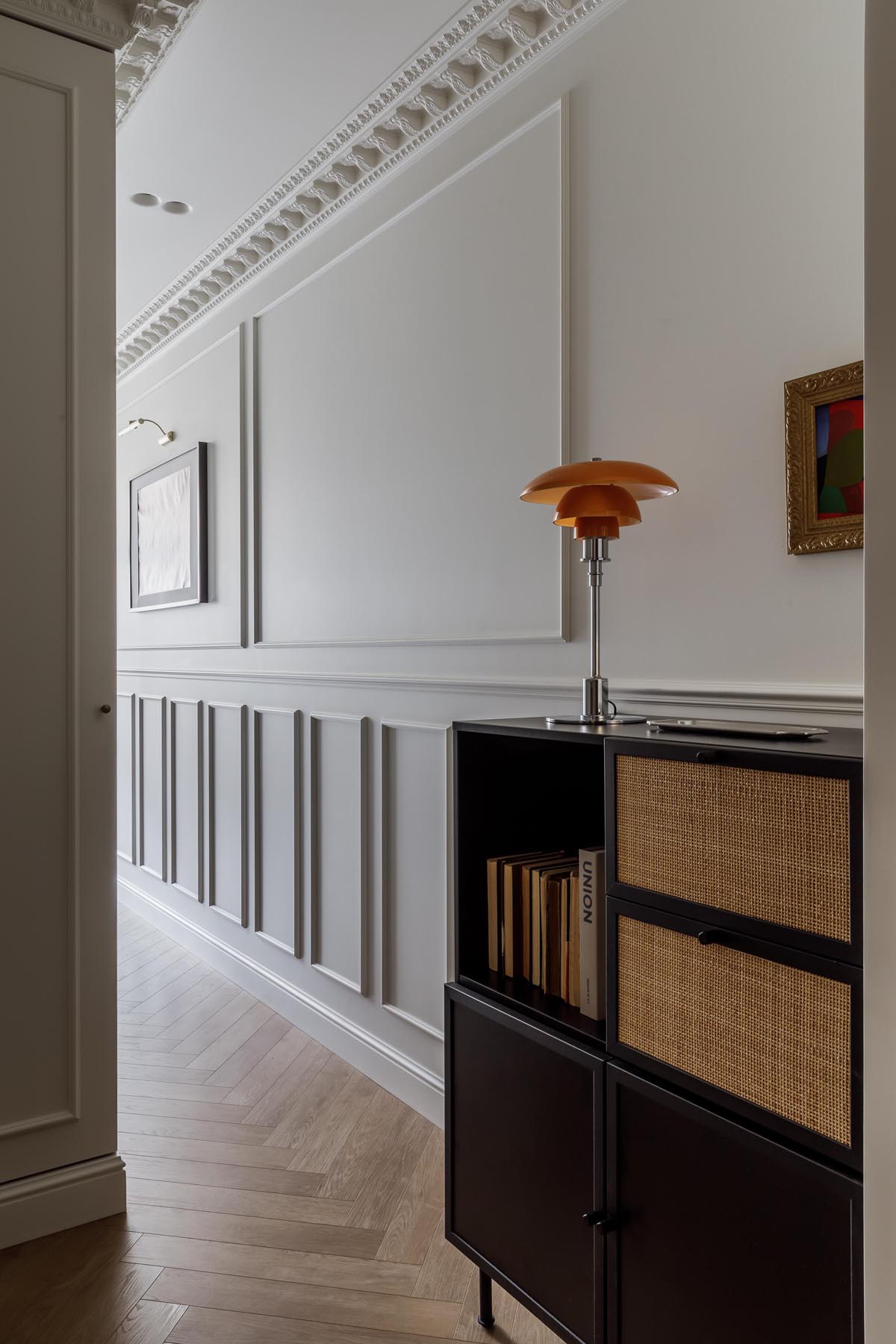 Konyha a folyosón, háló egy fülkében, kanapé tárolórekeszekkel, 23 m2 Konyha a folyosón, háló egy fülkében, kanapé tárolórekeszekkel, 23 m2