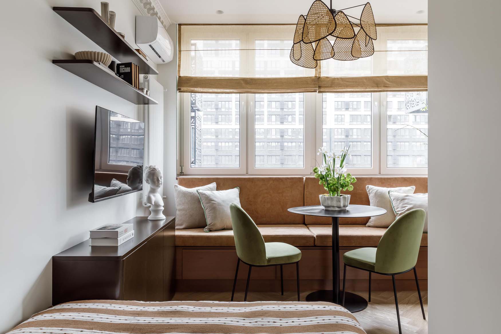 Konyha a folyosón, háló egy fülkében, kanapé tárolórekeszekkel, 23 m2 Konyha a folyosón, háló egy fülkében, kanapé tárolórekeszekkel, 23 m2