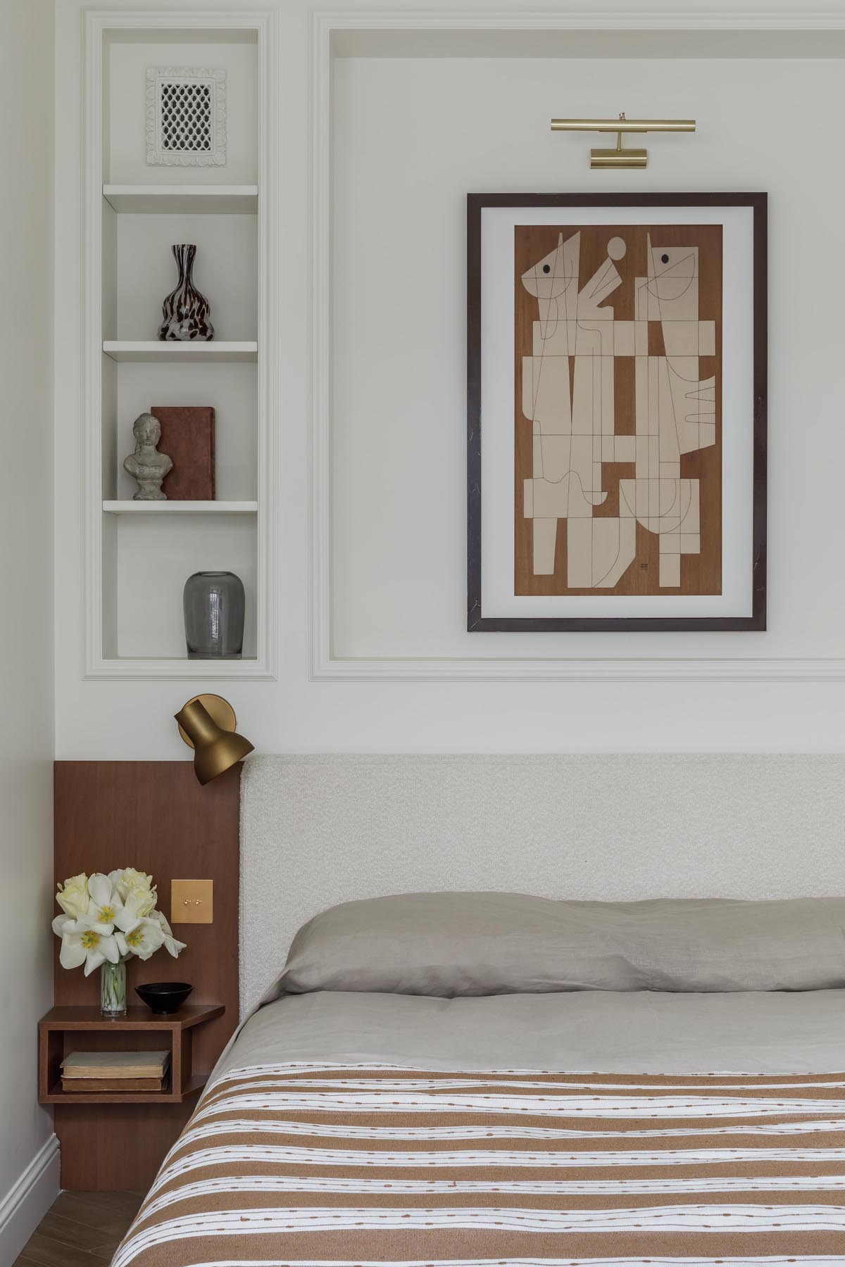 Konyha a folyosón, háló egy fülkében, kanapé tárolórekeszekkel, 23 m2 Konyha a folyosón, háló egy fülkében, kanapé tárolórekeszekkel, 23 m2