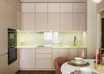 Lágy pasztell színekkel álmodta meg új otthonát a gyermekes család - 77 m2