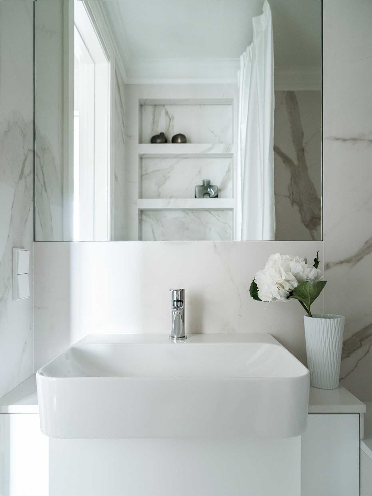 Modern klasszikus stílust választott a gyermekes család a 84 m2-es otthonában