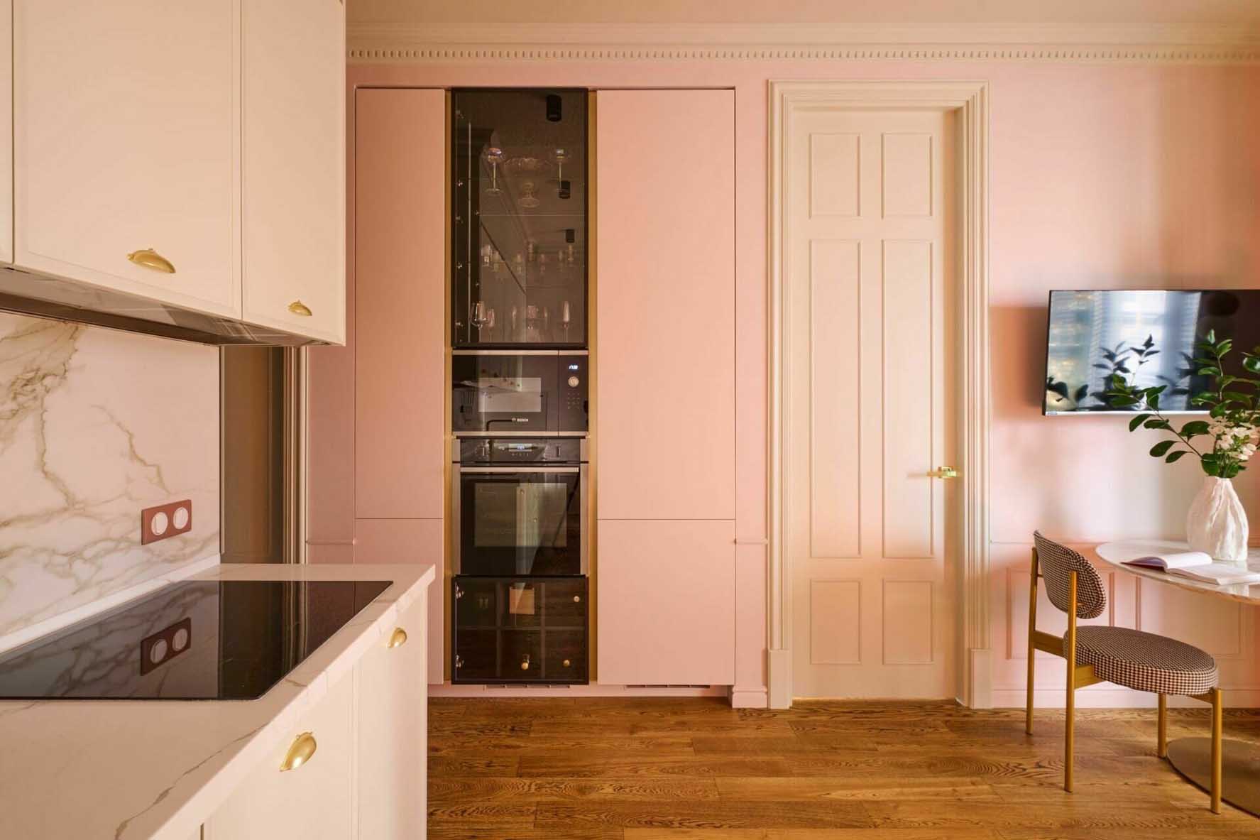 Nincsenek fehér falak - fiatal nő 46 m2-es otthona életteli enteriőrrel Nincsenek fehér falak - fiatal nő 46 m2-es otthona életteli enteriőrrel