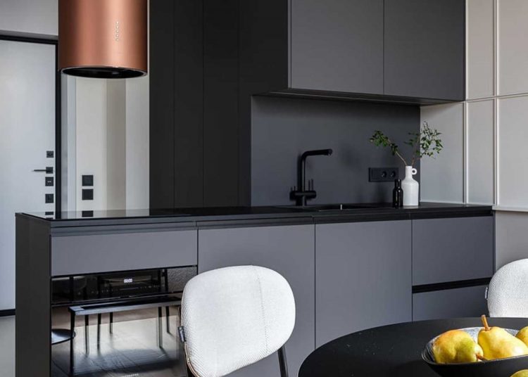 Szürke szín adja a lakás egyedi karakterét: nagyvárosi elegancia kis alapterületen