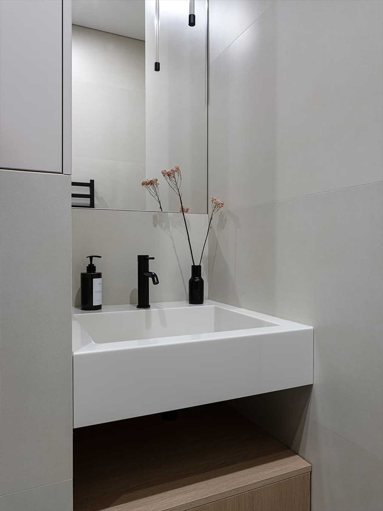 Szürke szín adja a lakás egyedi karakterét: nagyvárosi elegancia kis alapterületen Szürke szín adja a lakás egyedi karakterét: nagyvárosi elegancia kis alapterületen