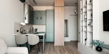 Tágas hatás 39m2-en: nyugodt tejeskávé, csokoládé és zöld színek