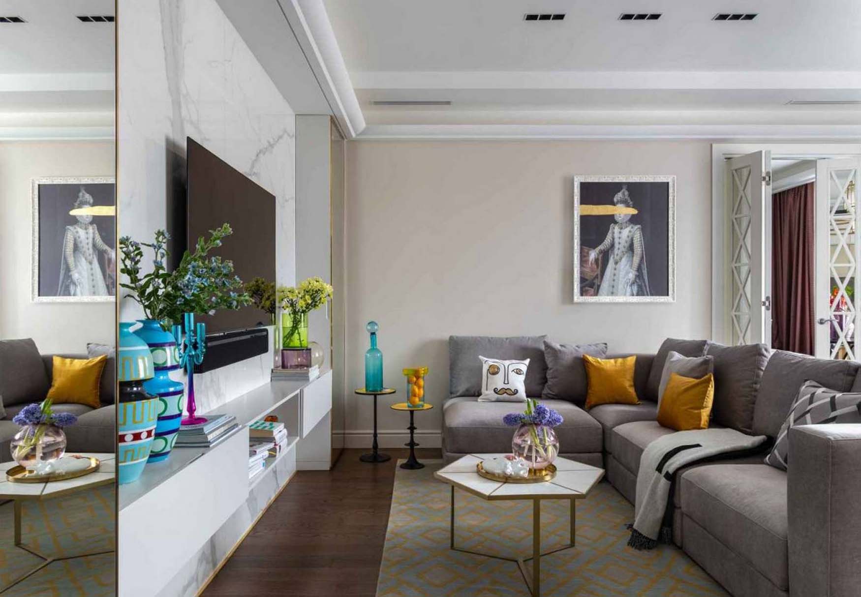 Tükrök, fény és borvörös szenvedély: elegancia 60m2-en, hölgy otthonában Tükrök, fény és borvörös szenvedély: elegancia 60m2-en, hölgy otthonában
