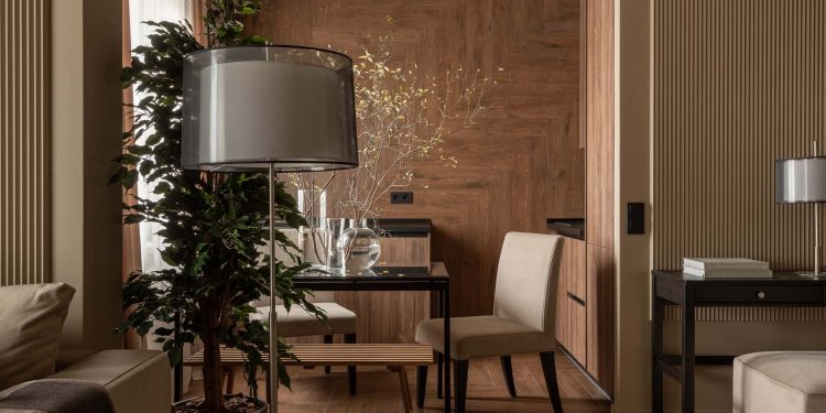 Otthonos minimalizmus meleg karamell barna színvilággal 40 m2-en