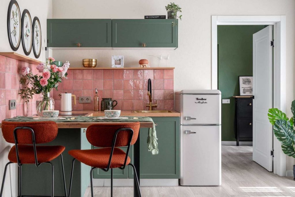 Drága megoldások nélkül lett egyedi és érdekes a 33 m2-es lakás