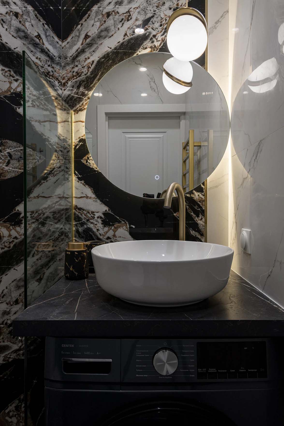 Egy lakosztály hangulatával rendezték be a kiadásra szánt kis lakást Egy lakosztály hangulatával rendezték be a kiadásra szánt kis lakást