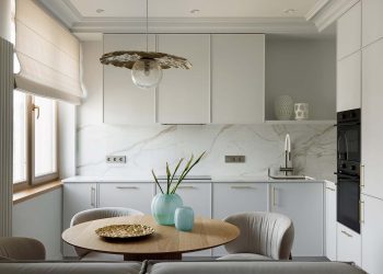 Fehér, fa, mentazöld, tejeskávé és kék: fiatal nő finoman eklektikus lakása