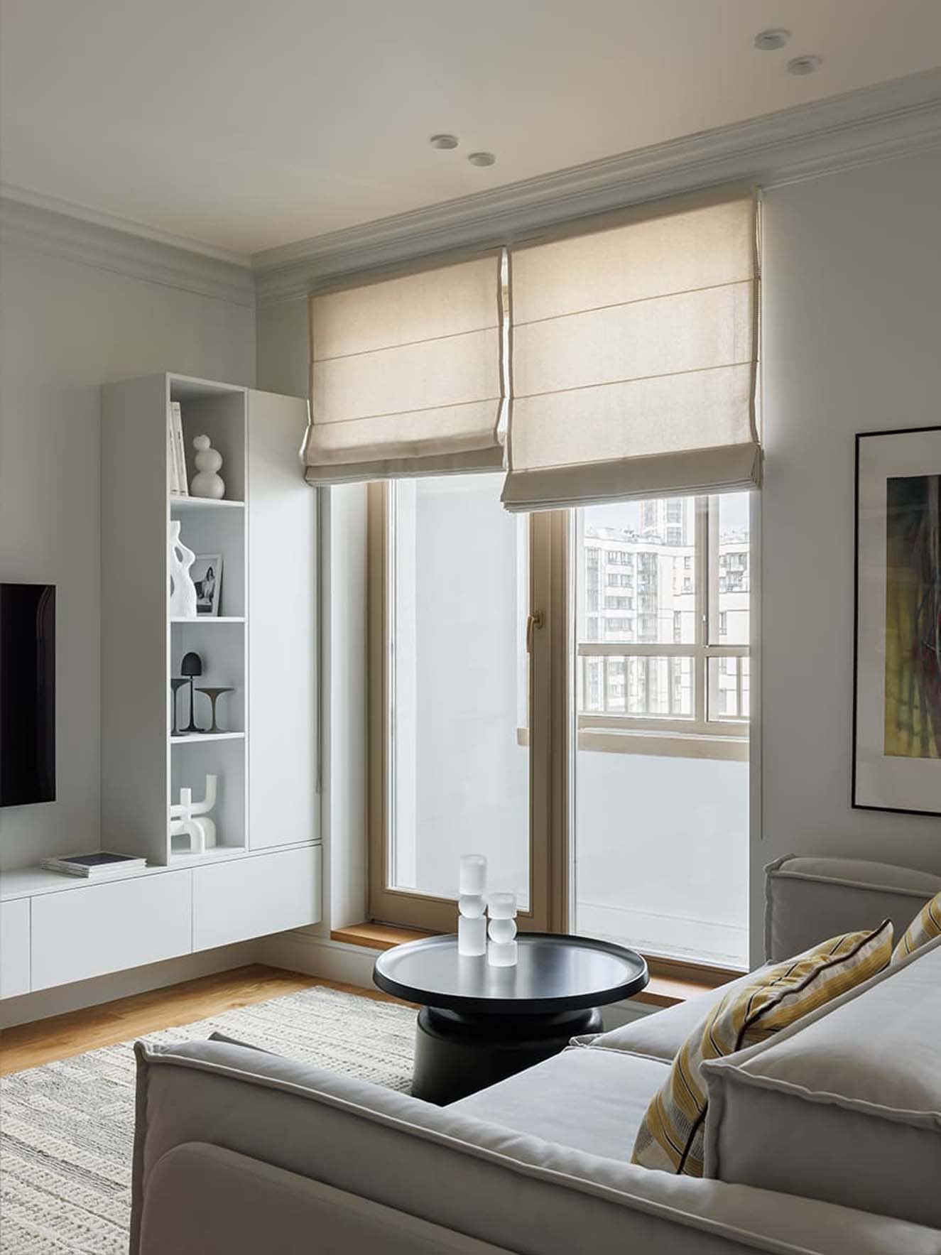 Fehér, fa, mentazöld, tejeskávé és kék: fiatal nő finoman eklektikus lakása Fehér, fa, mentazöld, tejeskávé és kék: fiatal nő finoman eklektikus lakása