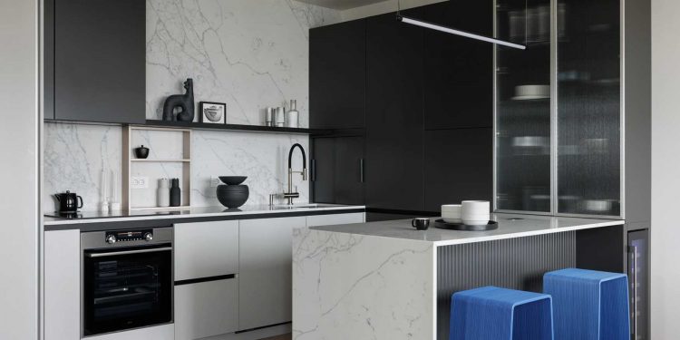 Férfi lakása modern lakóparkban: letisztult minimalista elegancia