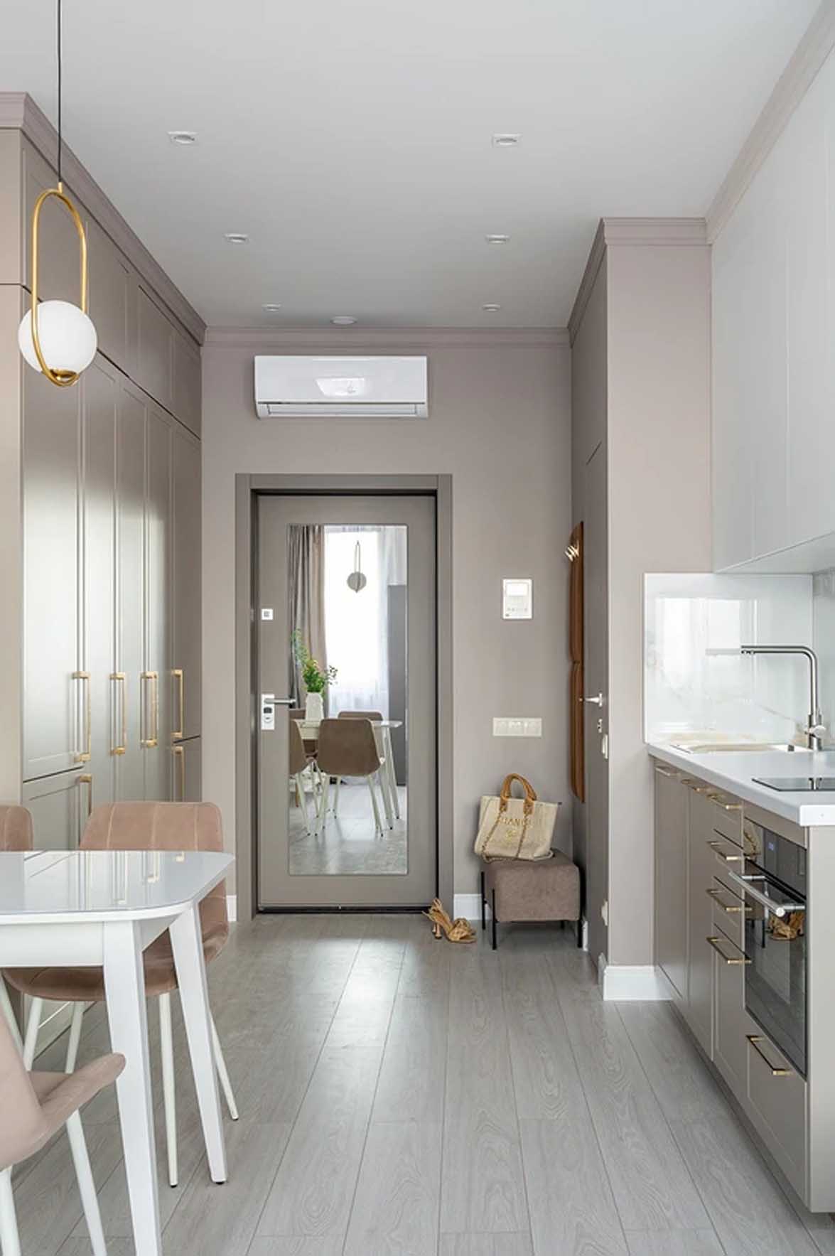 Kényelmes egyszobás lakás pasztellszínű berendezéssel, gardróbbal Kényelmes egyszobás lakás pasztellszínű berendezéssel, gardróbbal