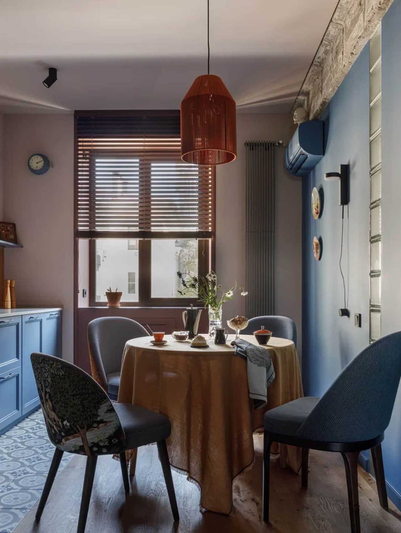 Beton, üvegtégla, nagy belmagasság és érdekes alaprajz 60m2-en Beton, üvegtégla, nagy belmagasság és érdekes alaprajz 60m2-en