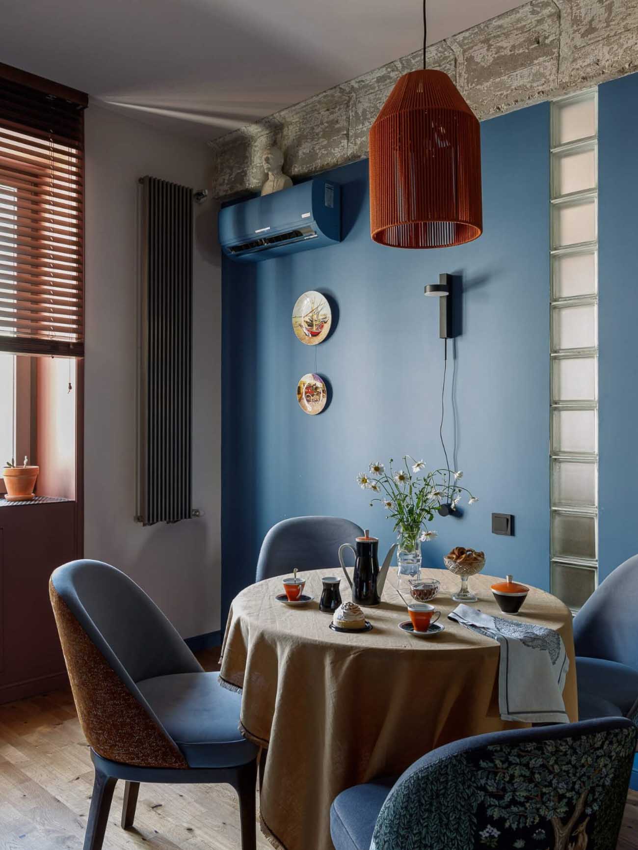 Beton, üvegtégla, nagy belmagasság és érdekes alaprajz 60m2-en Beton, üvegtégla, nagy belmagasság és érdekes alaprajz 60m2-en