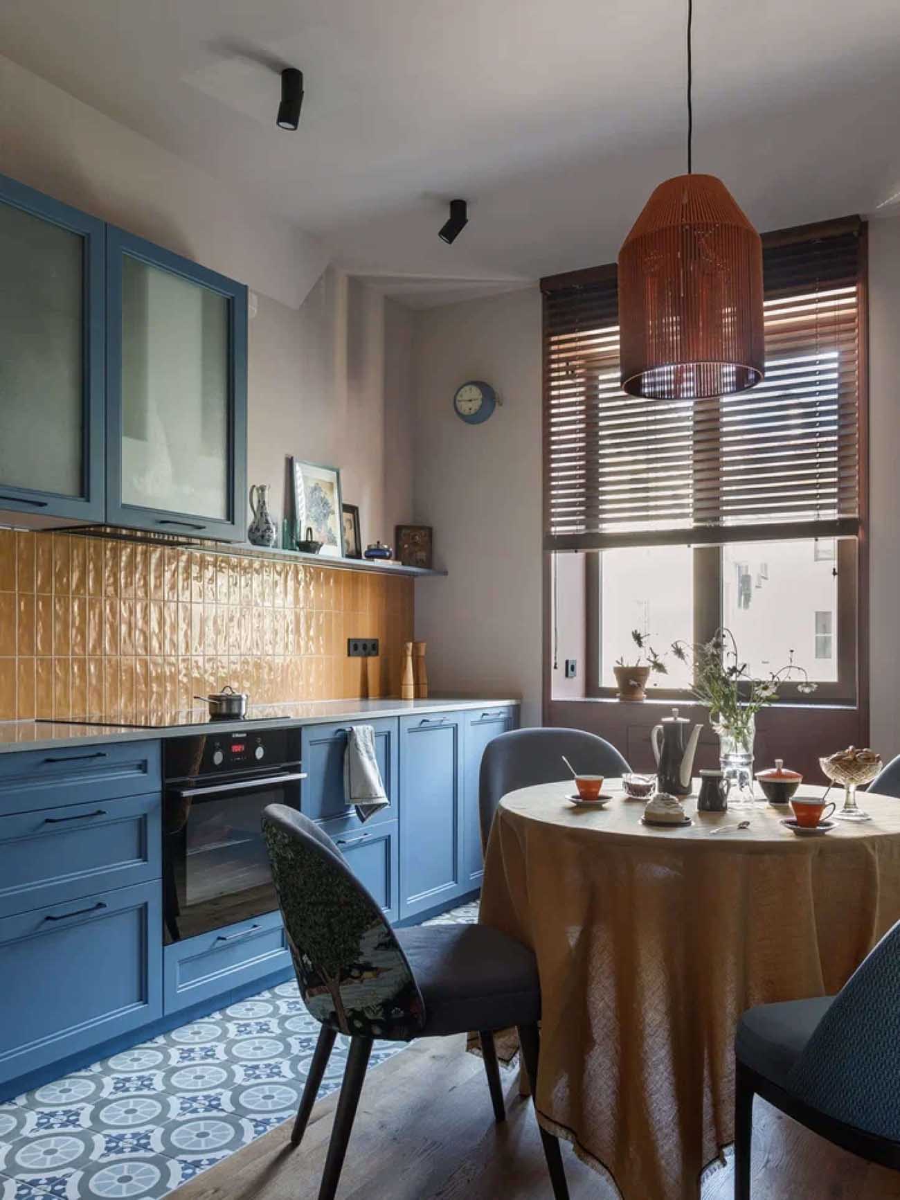 Beton, üvegtégla, nagy belmagasság és érdekes alaprajz 60m2-en Beton, üvegtégla, nagy belmagasság és érdekes alaprajz 60m2-en