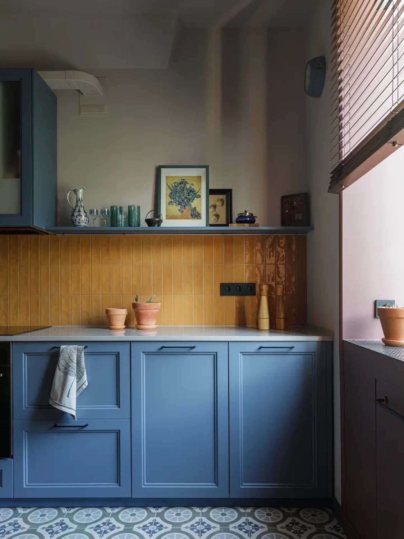 Beton, üvegtégla, nagy belmagasság és érdekes alaprajz 60m2-en Beton, üvegtégla, nagy belmagasság és érdekes alaprajz 60m2-en