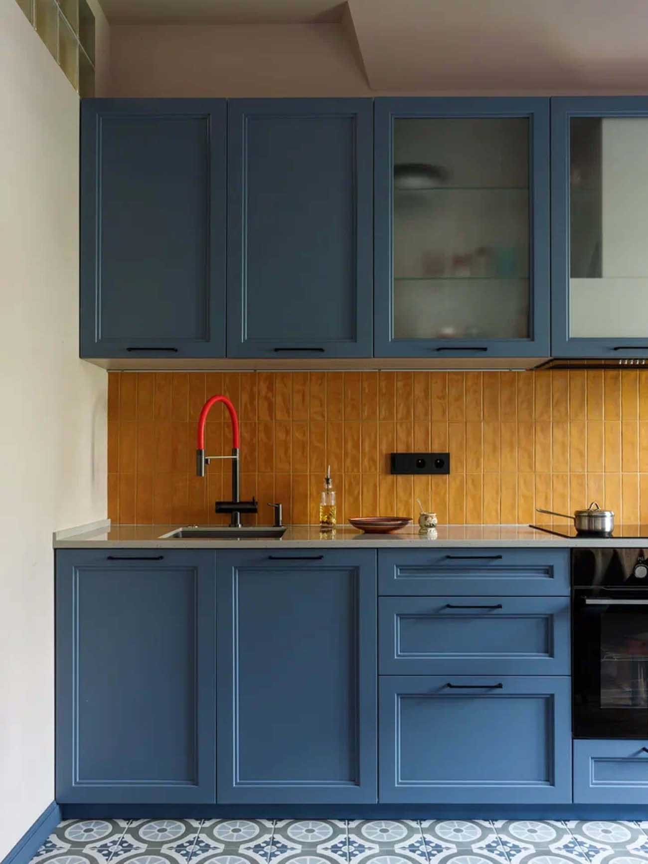 Beton, üvegtégla, nagy belmagasság és érdekes alaprajz 60m2-en Beton, üvegtégla, nagy belmagasság és érdekes alaprajz 60m2-en