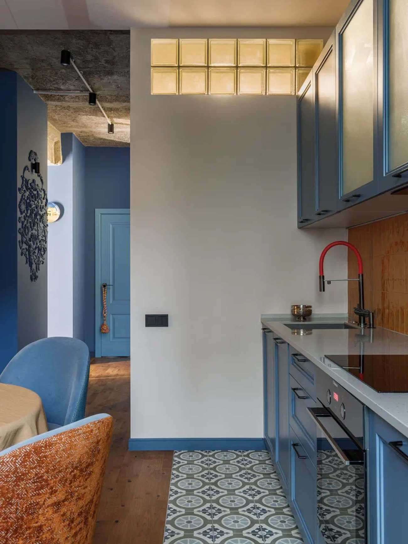 Beton, üvegtégla, nagy belmagasság és érdekes alaprajz 60m2-en Beton, üvegtégla, nagy belmagasság és érdekes alaprajz 60m2-en