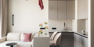 Minimalizmus lágy bézs és fa kombinációjával: értékálló berendezés 36 m2-en