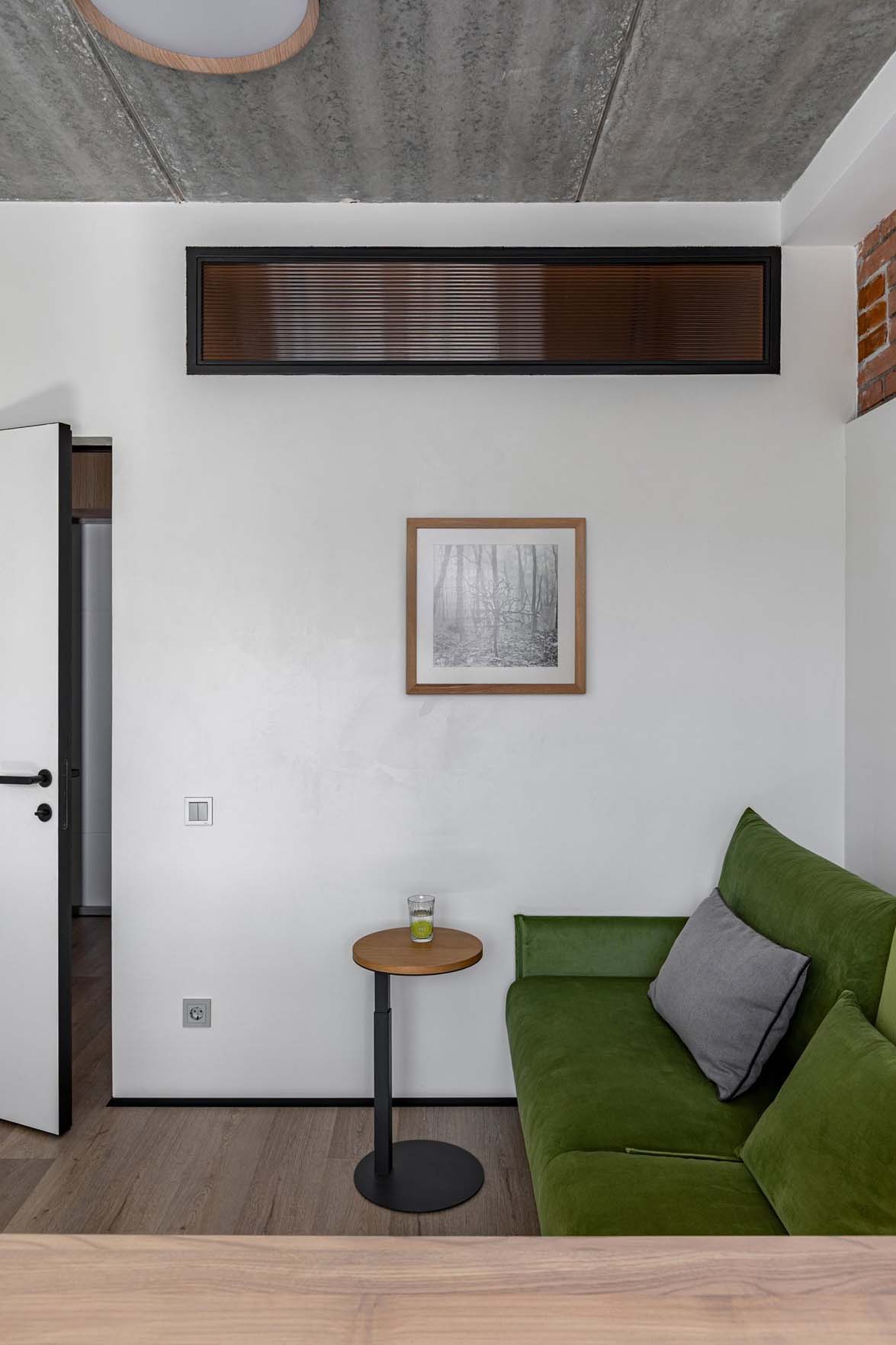 Modern ipari stílusban újította fel a házaspár a 30 m2-es lakást