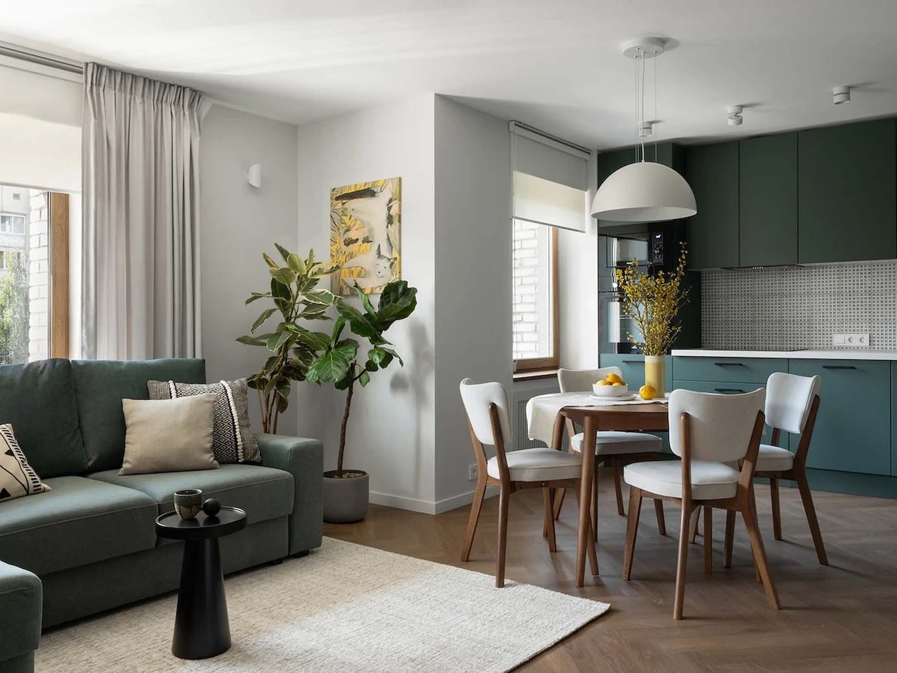 60 m2-es lakás átalakítása fiatal családnak zöld árnyalatokkal