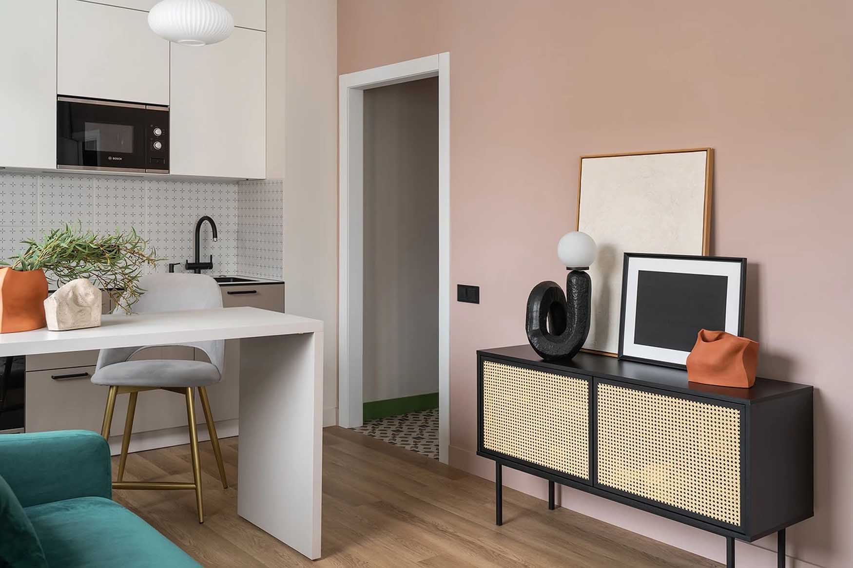 Nem akart színek nélkül berendezett otthont a pár: így újult meg a 48 m2 Nem akart színek nélkül berendezett otthont a pár: így újult meg a 48 m2