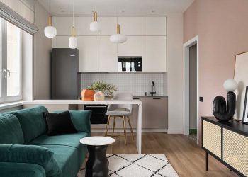 Nem akart színek nélkül berendezett otthont a pár: így újult meg a 48 m2