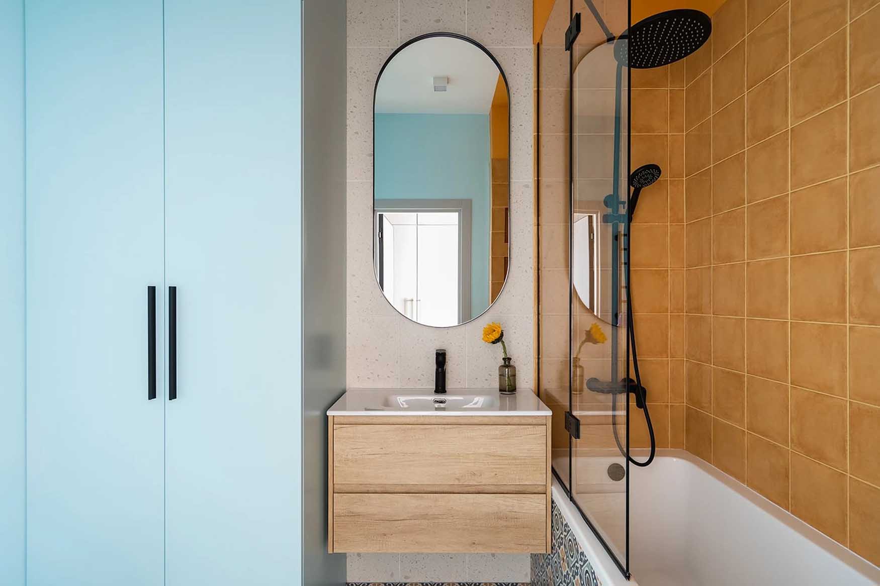 Nem akart színek nélkül berendezett otthont a pár: így újult meg a 48 m2 Nem akart színek nélkül berendezett otthont a pár: így újult meg a 48 m2