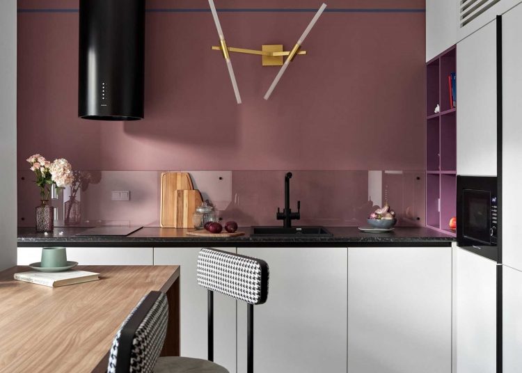Szuperstílusos 30 m2-es garzonlakás színes, modern berendezéssel