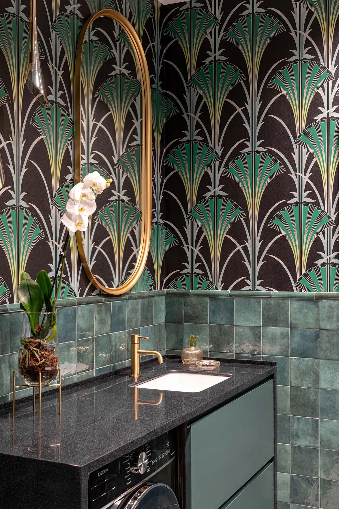 Trópusi mintás tapéta, zöld árnyalatok, 3D falpanel: háló- és fürdőszoba dekoráció