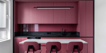 Dizájn lakás: minimalista stílus, élénk színek, egyedi bútorok